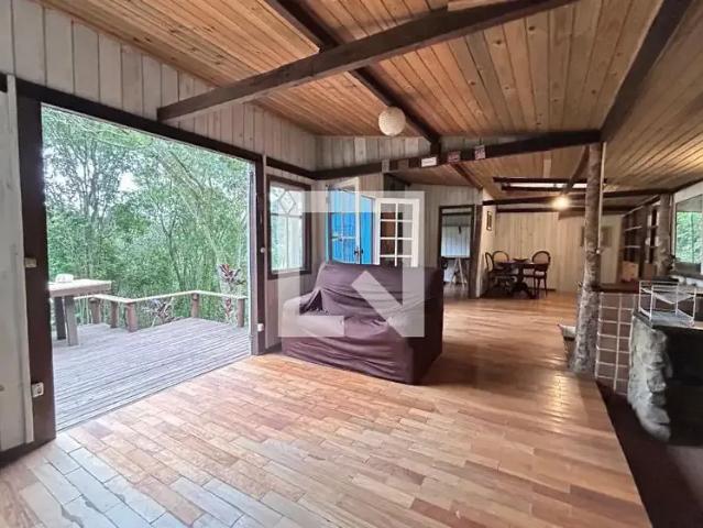 Casa / Sobrado para Locação em Florianópolis/SC Canto da Lagoa 3 Quartos