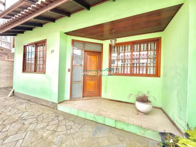 Casa / Sobrado para Locação em Florianópolis/SC Canto 4 Quartos