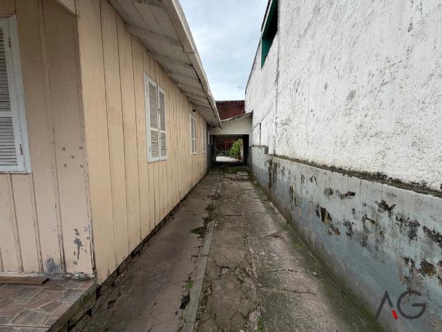 Casa / Sobrado para Locação em Florianópolis/SC Capoeiras 4 Quartos