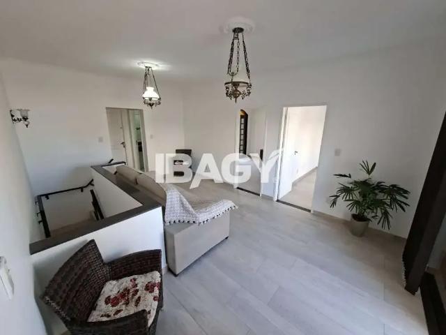 Casa / Sobrado para Locação em Florianópolis/SC Capoeiras 5 Quartos