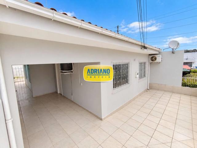 Casa / Sobrado para Locação em Florianópolis/SC Capoeiras 3 Quartos