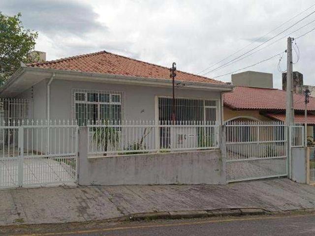 Casa / Sobrado para Locação em Florianópolis/SC Capoeiras 3 Quartos