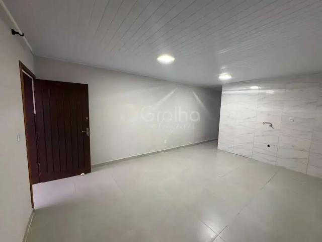 Casa / Sobrado para Locação em Florianópolis/SC Carianos 2 Quartos