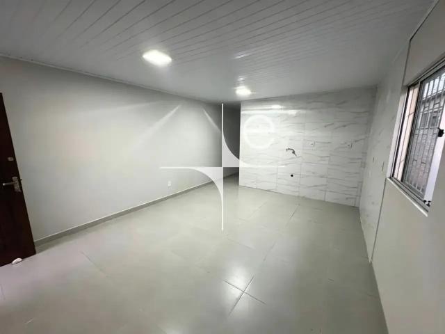 Casa / Sobrado para Locação em Florianópolis/SC Carianos 2 Quartos