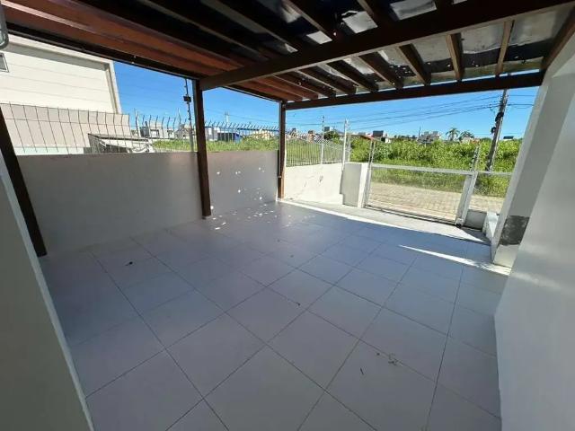 Casa / Sobrado para Locação em Florianópolis/SC Carianos 3 Quartos