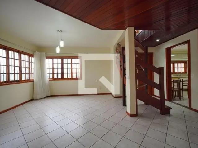 Casa / Sobrado para Locação em Florianópolis/SC Carianos 3 Quartos