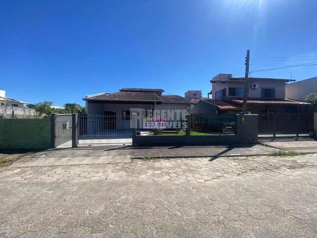 Casa / Sobrado para Locação em Florianópolis/SC Carianos 3 Quartos