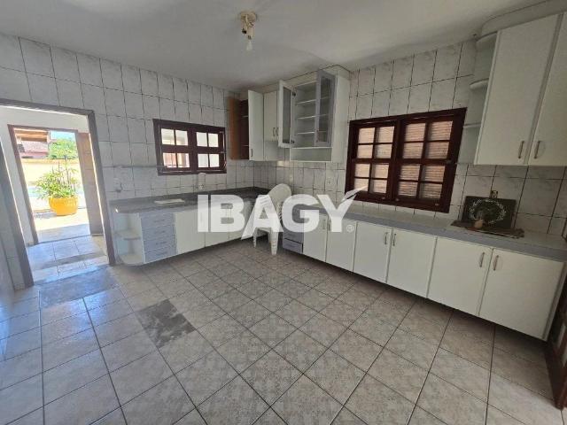 Casa / Sobrado para Locação em Florianópolis/SC Carianos 3 Quartos