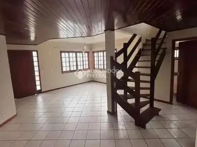 Casa / Sobrado para Locação em Florianópolis/SC Carianos 3 Quartos