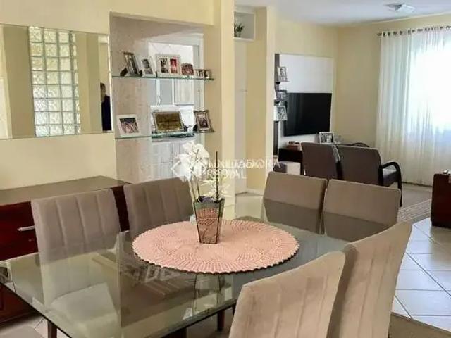 Casa / Sobrado para Locação em Florianópolis/SC Carianos 3 Quartos