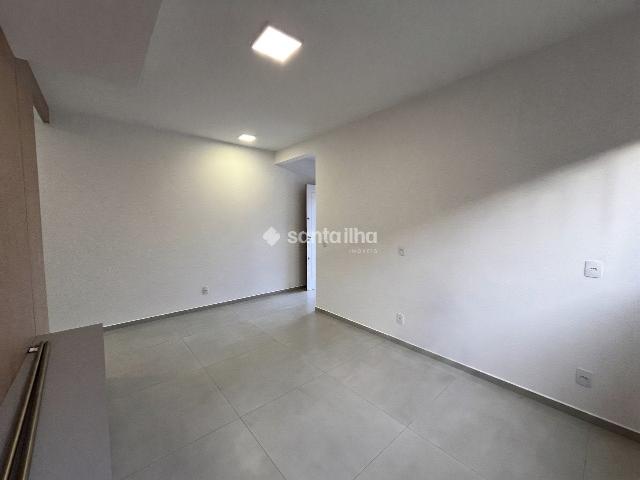 Casa / Sobrado para Locação em Florianópolis/SC Carianos 3 Quartos