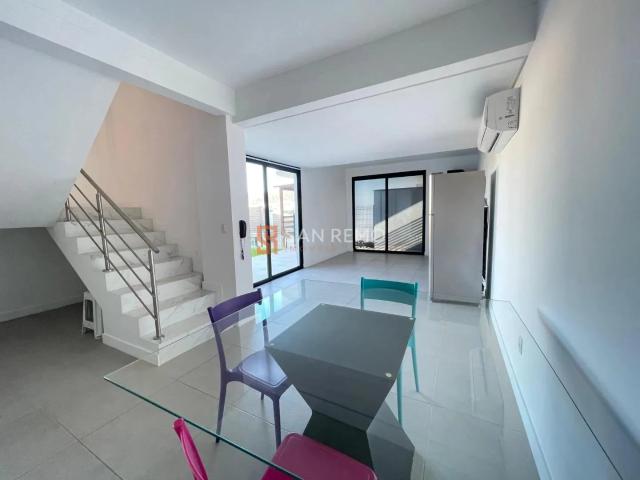 Casa / Sobrado para Locação em Florianópolis/SC Carvoeira 5 Quartos