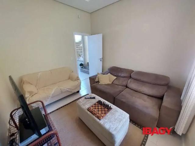 Casa / Sobrado para Locação em Florianópolis/SC Centro 4 Quartos