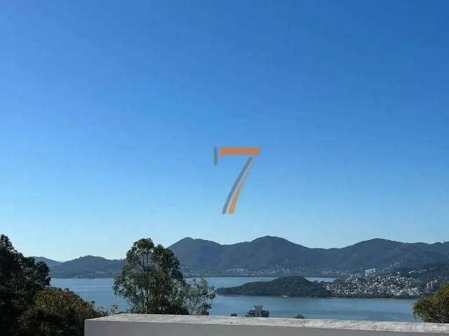 Casa / Sobrado para Locação em Florianópolis/SC Centro 4 Quartos