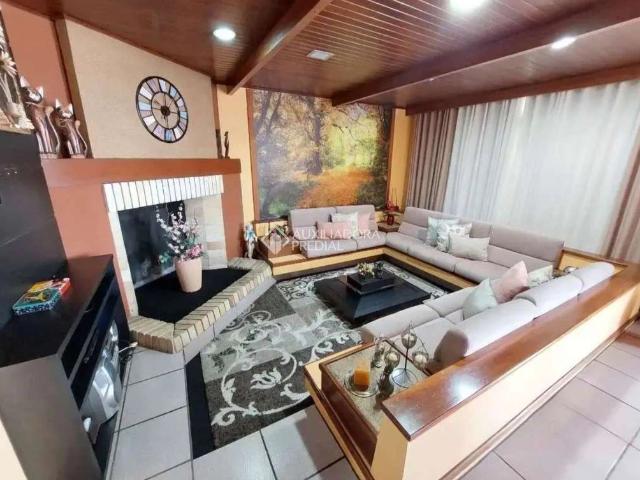 Casa / Sobrado para Locação em Florianópolis/SC Centro 4 Quartos