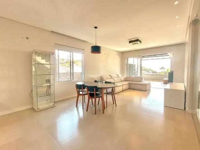 Casa / Sobrado para Locação em Florianópolis/SC Centro 4 Quartos