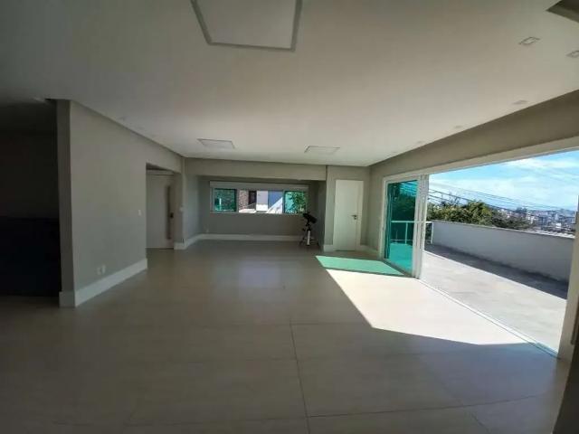 Casa / Sobrado para Locação em Florianópolis/SC Centro 4 Quartos