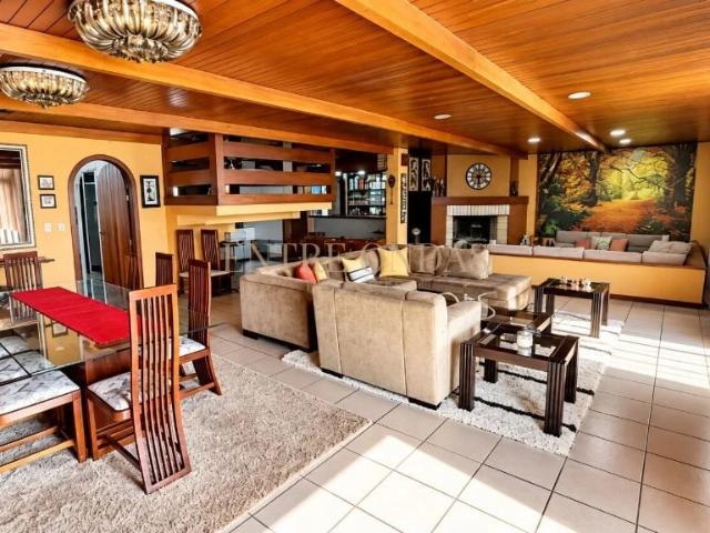Casa / Sobrado para Locação em Florianópolis/SC Centro 4 Quartos