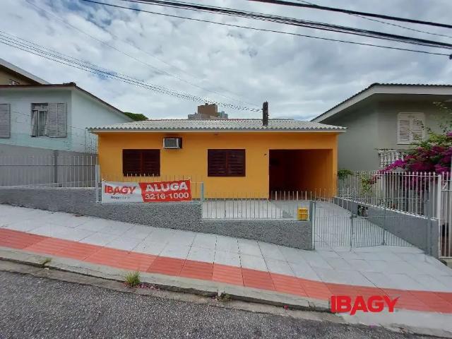 Casa / Sobrado para Locação em Florianópolis/SC Centro 5 Quartos