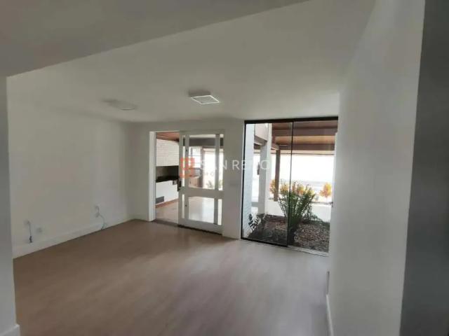 Casa / Sobrado para Locação em Florianópolis/SC Centro 6 Quartos