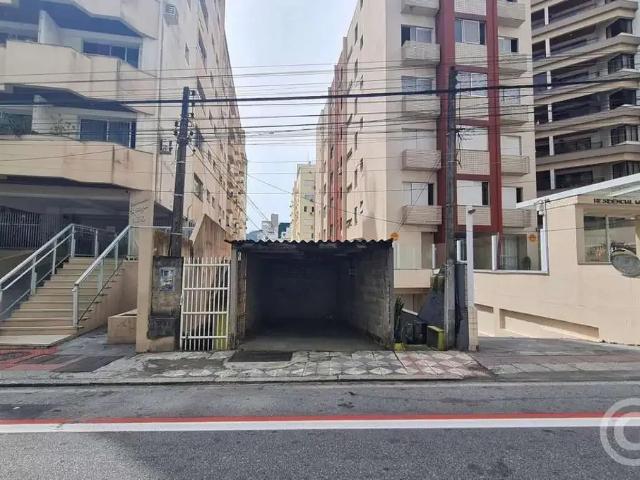 Casa / Sobrado para Locação em Florianópolis/SC Centro 2 Quartos