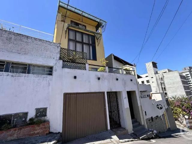 Casa / Sobrado para Locação em Florianópolis/SC Centro 2 Quartos