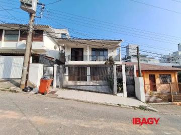 Casa / Sobrado para Locação em Florianópolis/SC Centro 3 Quartos