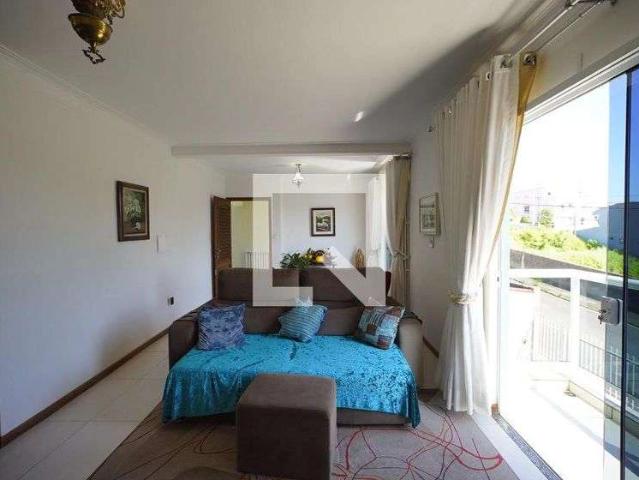 Casa / Sobrado para Locação em Florianópolis/SC Coloninha 5 Quartos