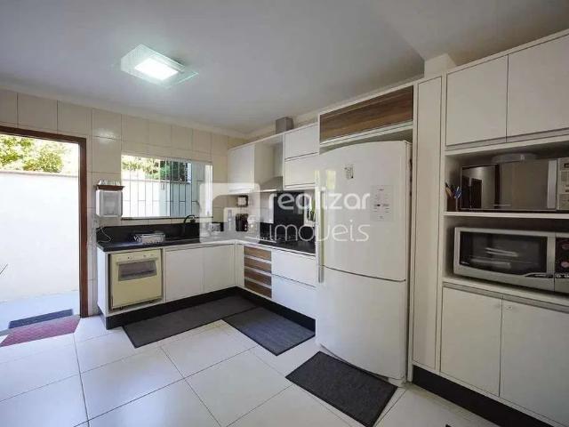 Casa / Sobrado para Locação em Florianópolis/SC Coloninha 5 Quartos