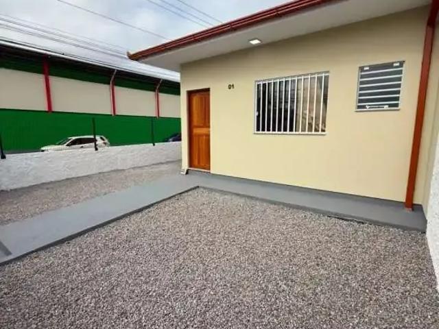 Casa / Sobrado para Locação em Florianópolis/SC Coloninha 2 Quartos