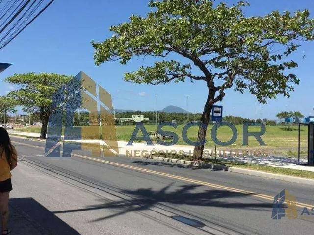 Casa / Sobrado para Locação em Florianópolis/SC Costeira do Pirajubaé 3 Quartos