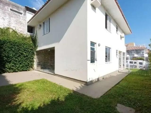 Casa / Sobrado para Locação em Florianópolis/SC Coqueiros 3 Quartos