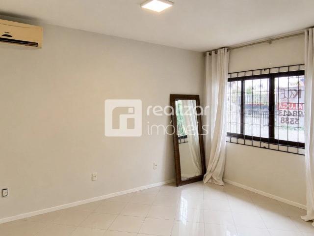 Casa / Sobrado para Locação em Florianópolis/SC Coqueiros 3 Quartos