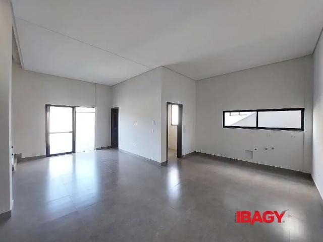 Casa / Sobrado para Locação em Florianópolis/SC Córrego Grande 3 Quartos