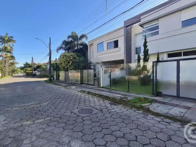 Casa / Sobrado para Locação em Florianópolis/SC Córrego Grande 3 Quartos