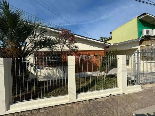 Casa / Sobrado para Locação em Florianópolis/SC Córrego Grande 3 Quartos