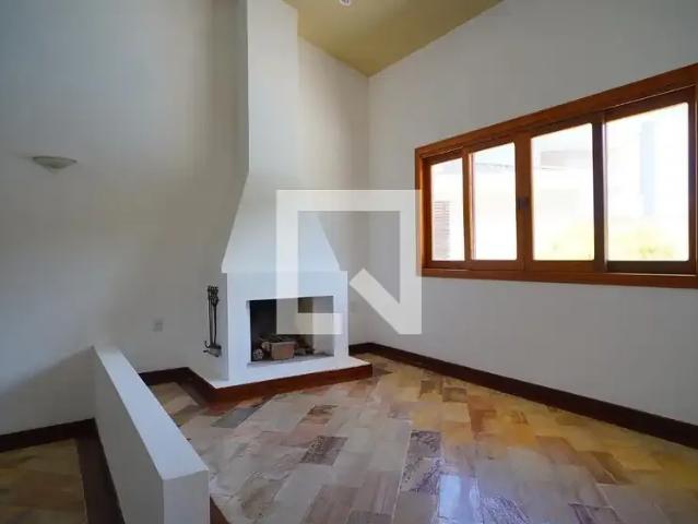 Casa / Sobrado para Locação em Florianópolis/SC Córrego Grande 4 Quartos