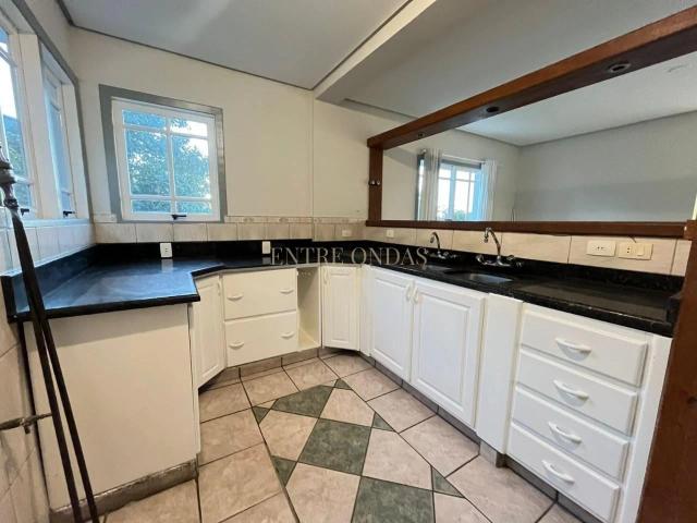 Casa / Sobrado para Locação em Florianópolis/SC Córrego Grande 5 Quartos