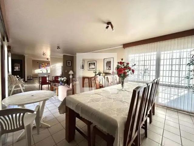 Casa / Sobrado para Locação em Florianópolis/SC Córrego Grande 5 Quartos