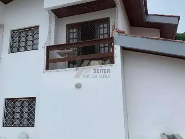 Casa / Sobrado para Locação em Florianópolis/SC Córrego Grande 5 Quartos