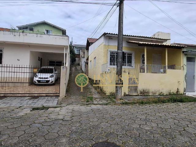 Casa / Sobrado para Locação em Florianópolis/SC Estreito 2 Quartos