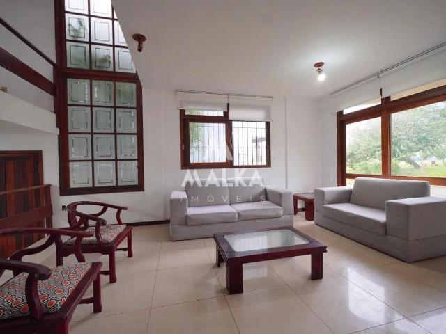 Casa / Sobrado para Locação em Florianópolis/SC Itacorubi 4 Quartos