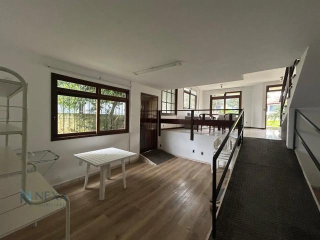Casa / Sobrado para Locação em Florianópolis/SC Itacorubi 4 Quartos