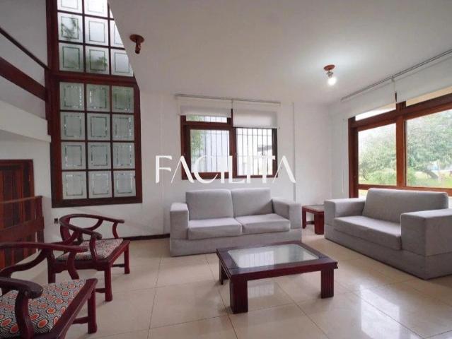 Casa / Sobrado para Locação em Florianópolis/SC Itacorubi 4 Quartos