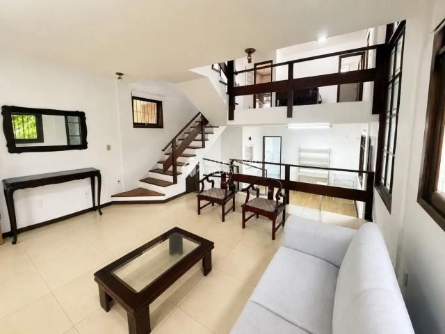 Casa / Sobrado para Locação em Florianópolis/SC Itacorubi 5 Quartos