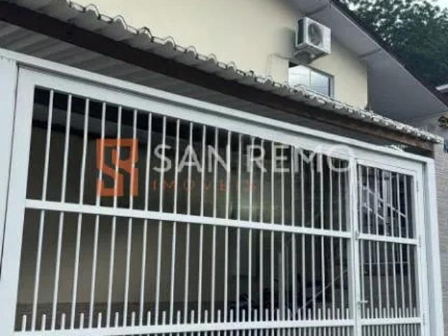 Casa / Sobrado para Locação em Florianópolis/SC Itacorubi 3 Quartos