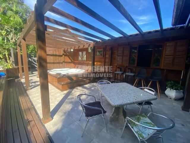 Casa / Sobrado para Locação em Florianópolis/SC Itacorubi 3 Quartos