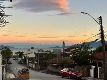 Casa / Sobrado para Locação em Florianópolis/SC Itaguaçu 2 Quartos