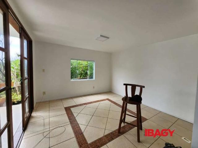 Casa / Sobrado para Locação em Florianópolis/SC Ingleses do Rio Vermelho 4 Quartos