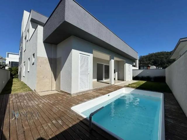 Casa / Sobrado para Locação em Florianópolis/SC Ingleses do Rio Vermelho 4 Quartos
